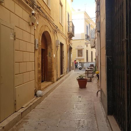 Casa Storico Centro Marsala Exterior foto