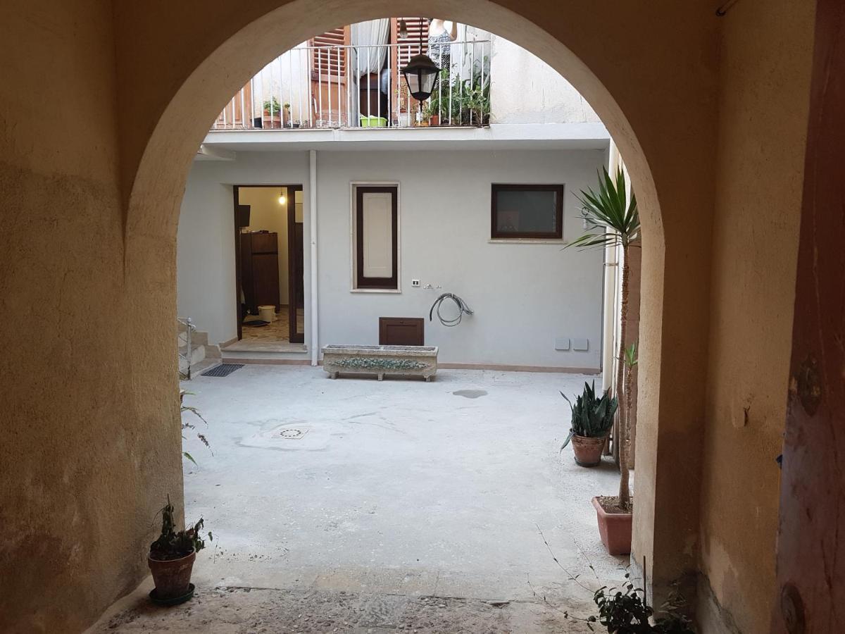 Casa Storico Centro Marsala Exterior foto